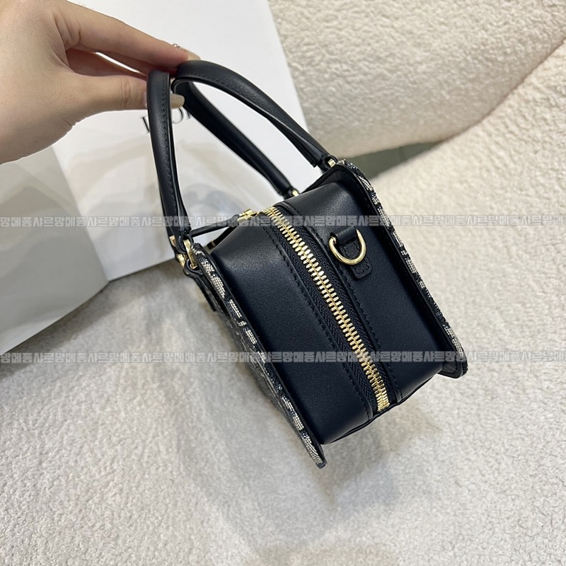 디올30몽테뉴미니닥터백  20260406-113206-004루.jpg