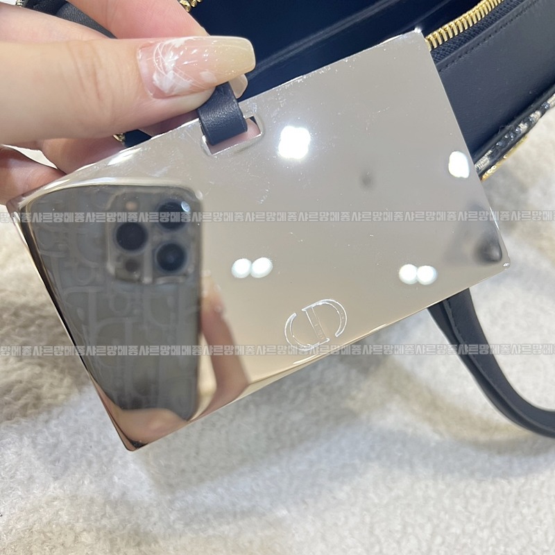 디올30몽테뉴미니닥터백  20260406-113206-011루.jpg