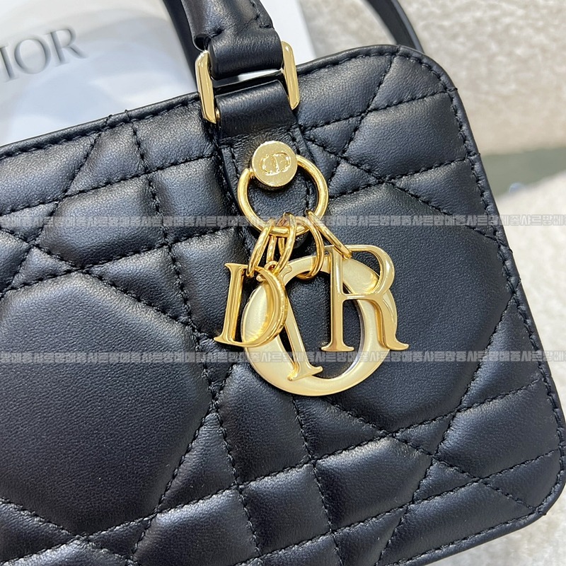 디올30몽테뉴미니닥터백  20260406-113647-006루.jpg