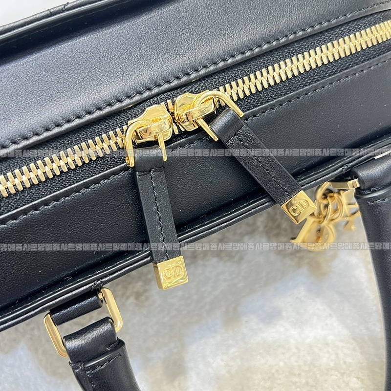 디올30몽테뉴미니닥터백  20260406-113648-011루.jpg