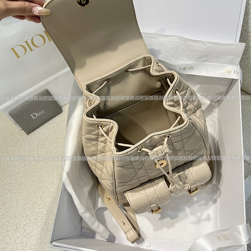 디올카로미디움백팩  20260406-132840-007루.jpg