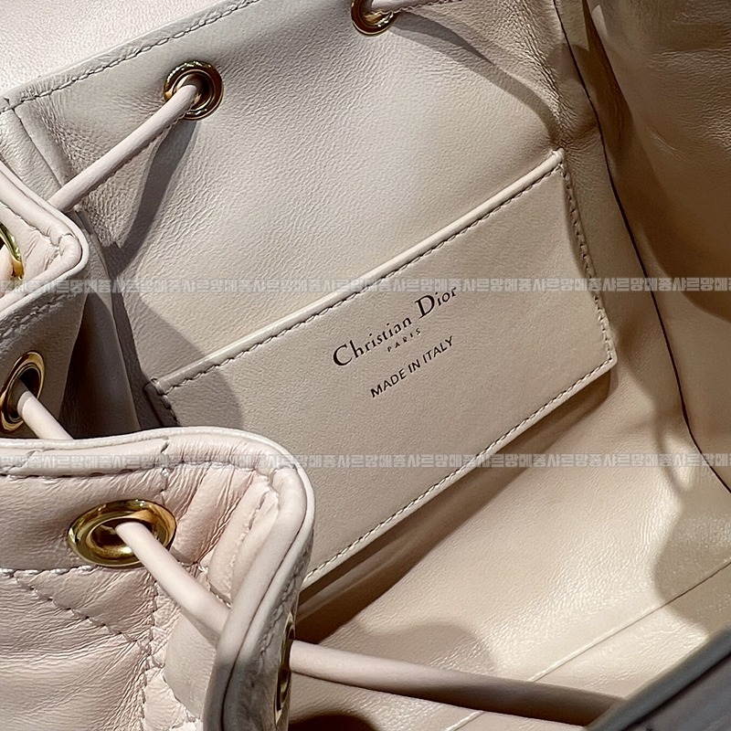 디올카로스몰백팩  20260406-143435-009루.jpg