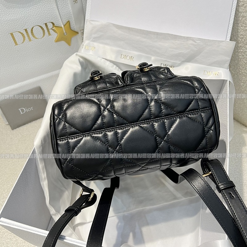 디올카로미디움백팩  20260406-144052-005루.jpg