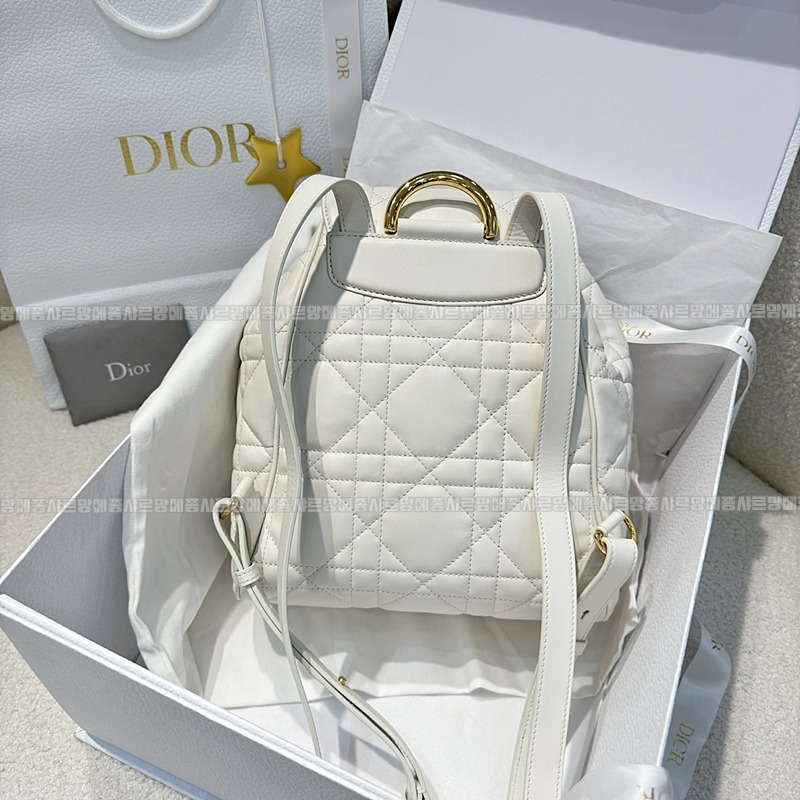 디올카로미디움백팩  20260406-144846-004루.jpg