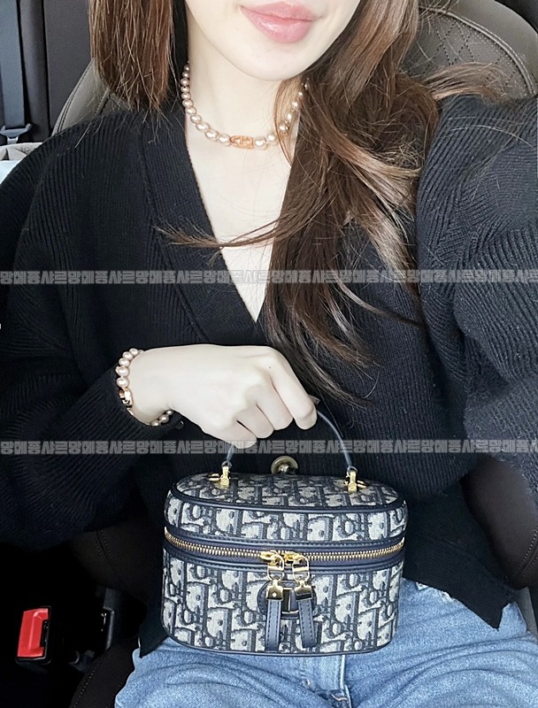 디올30몽테인미니베니티케이스   20260406-154152-015루.jpg