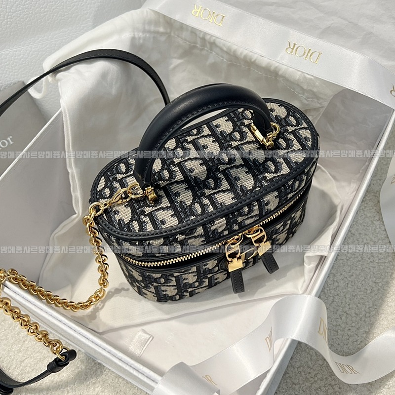 디올30몽테인미니베니티케이스   20260406-154151-003루.jpg