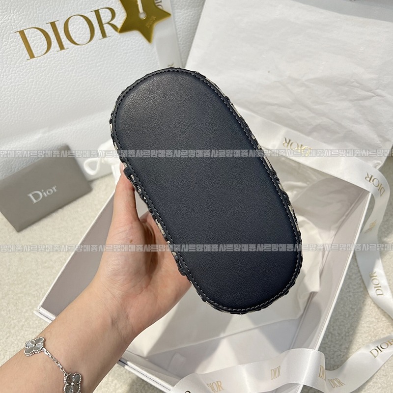 디올30몽테인미니베니티케이스   20260406-154151-006루.jpg