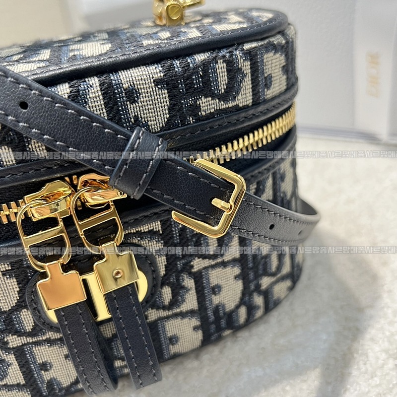 디올30몽테인미니베니티케이스   20260406-154152-011루.jpg