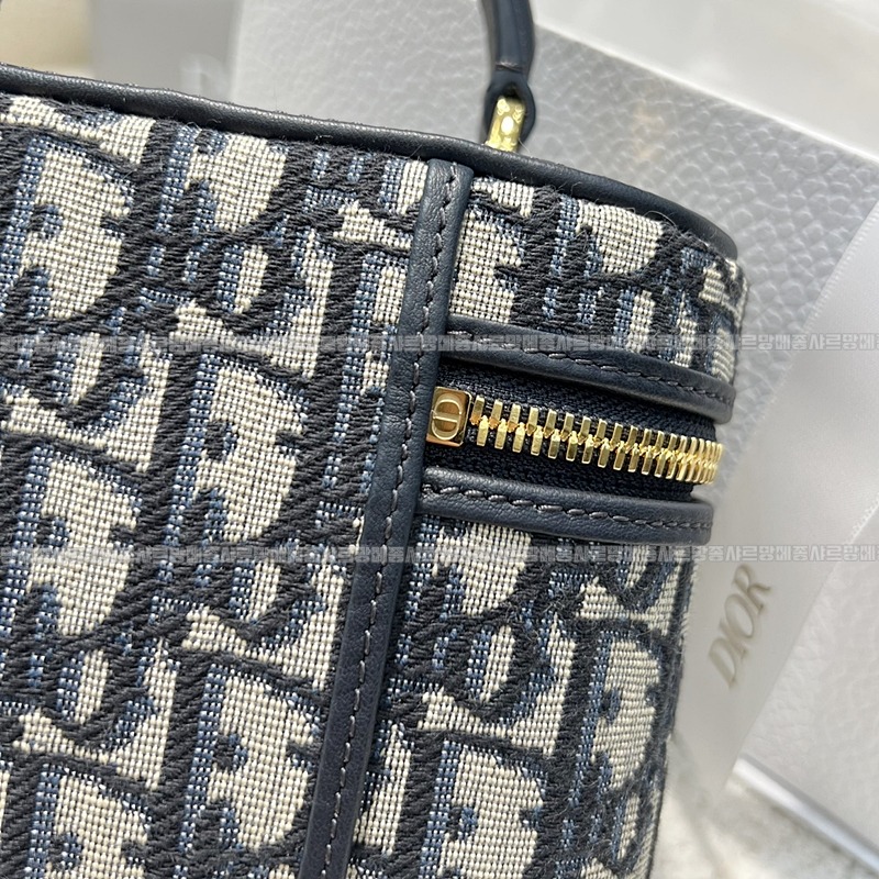 디올30몽테인미니베니티케이스   20260406-154152-012루.jpg