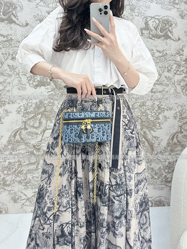 디올30몽테인미니베니티케이스   20260406-154502-021루.jpg