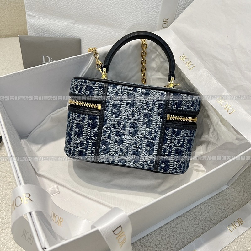 디올30몽테인미니베니티케이스   20260406-154459-004루.jpg