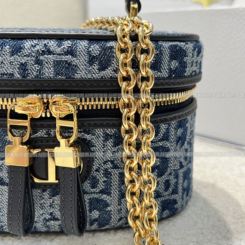 디올30몽테인미니베니티케이스   20260406-154500-010루.jpg