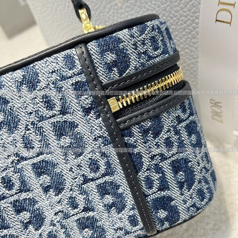 디올30몽테인미니베니티케이스   20260406-154500-013루.jpg