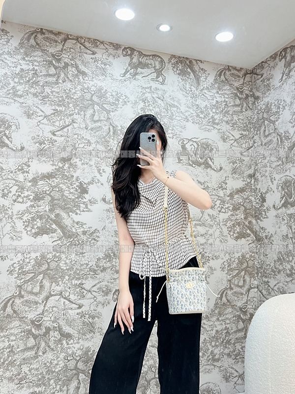 디올30몽테인드로우스트링미니   20260406-171735-010루.jpg