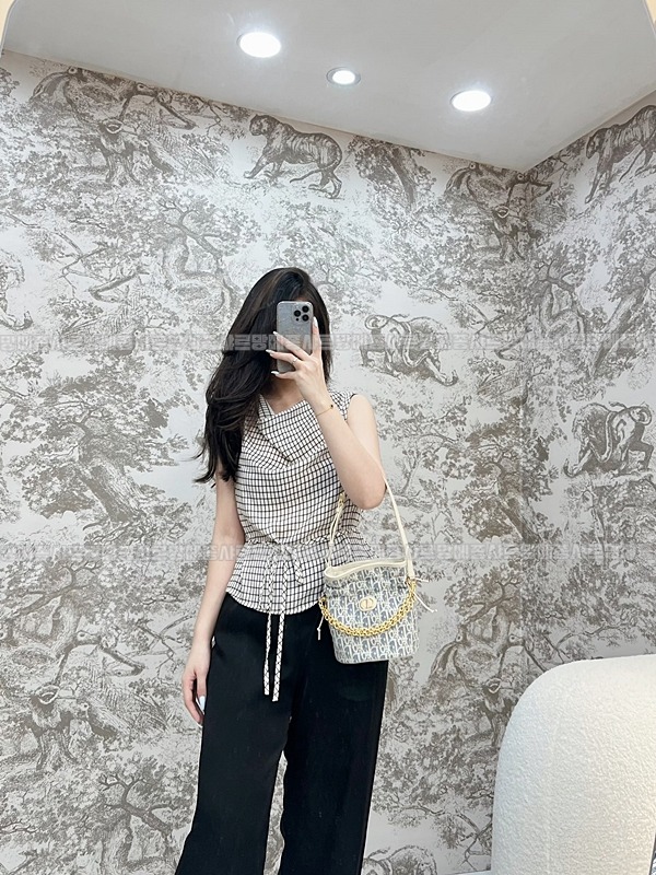 디올30몽테인드로우스트링미니   20260406-171735-012루.jpg