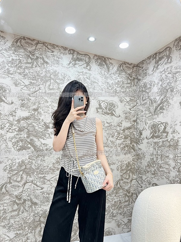 디올30몽테인드로우스트링미니   20260406-171736-015루.jpg