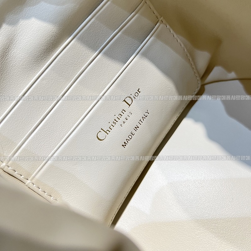 디올30몽테인드로우스트링미니   20260406-171734-009루.jpg