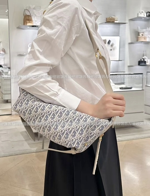 디올디저니스몰백   20260406-175305-019루.jpg