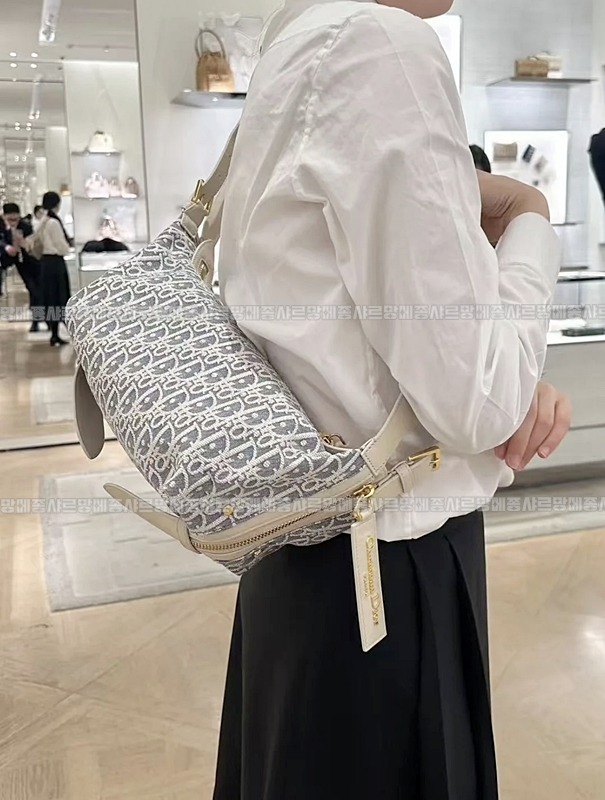 디올디저니스몰백   20260406-175305-020루.jpg