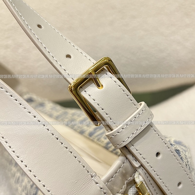 디올디저니스몰백   20260406-175303-009루.jpg