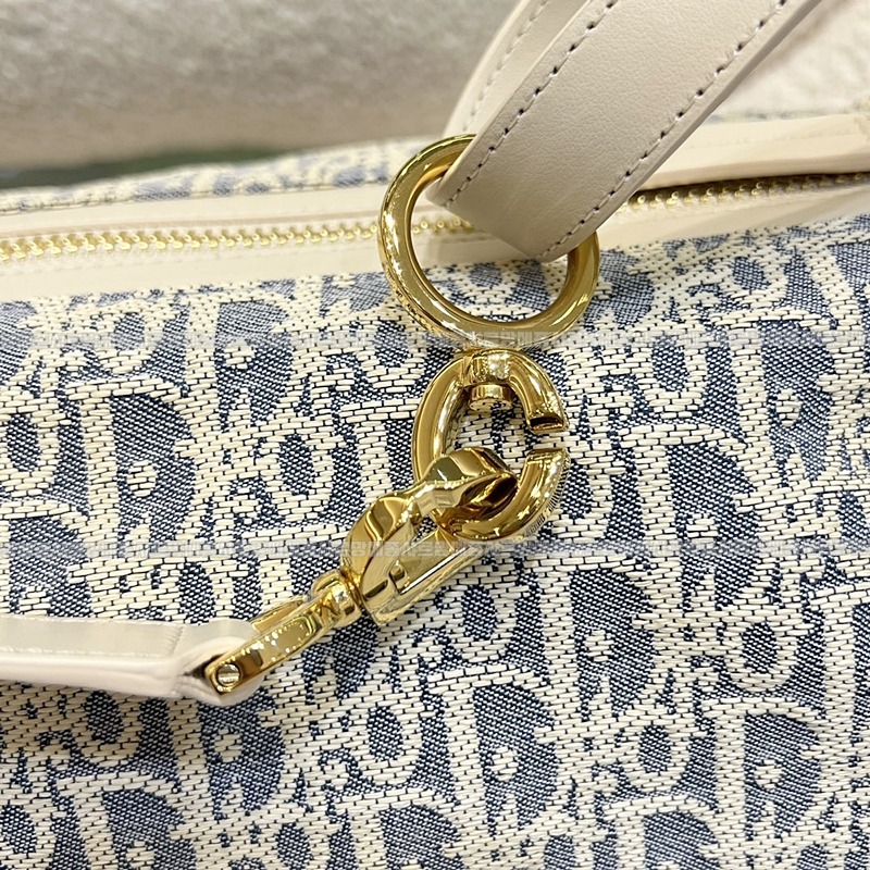 디올디저니스몰백   20260406-175304-015루.jpg