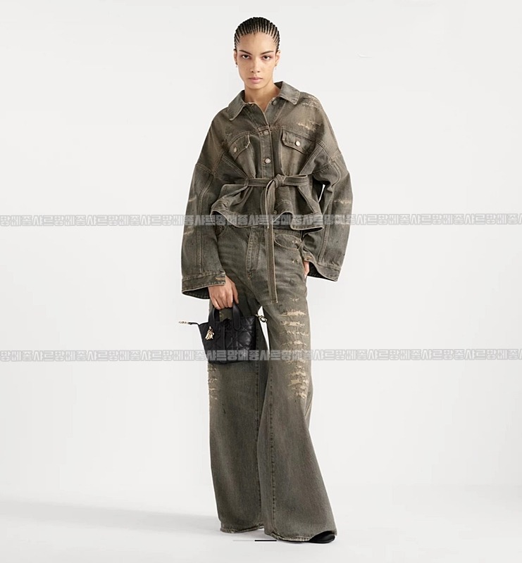 디올뚜주흐미니버티컬토트백  20260407-113723-018루.jpg