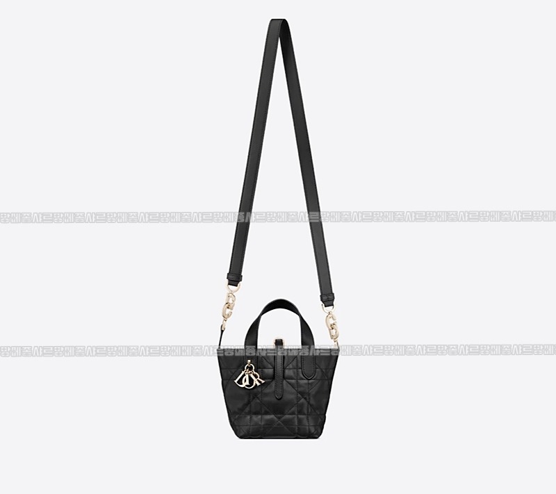 디올뚜주흐미니버티컬토트백  20260407-113723-016루.jpg