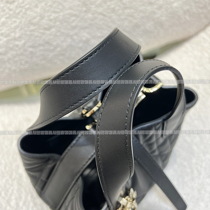 디올뚜주흐미니버티컬토트백  20260407-113722-010루.jpg