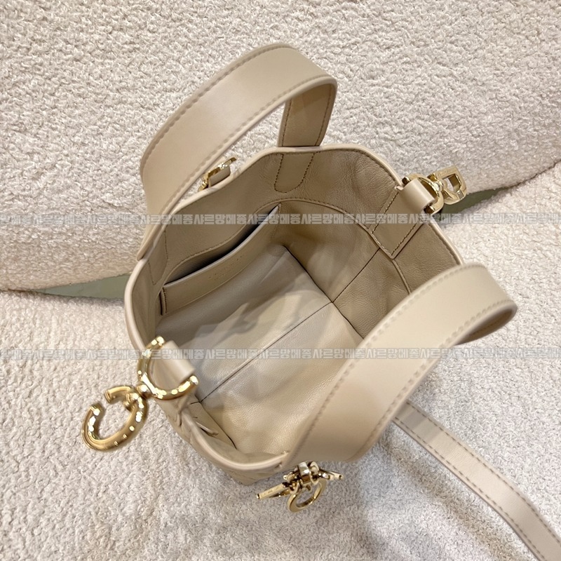 디올뚜주흐미니버티컬토트백  20260407-114052-007루.jpg