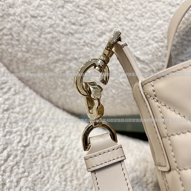 디올뚜주흐미니버티컬토트백  20260407-114053-012루.jpg