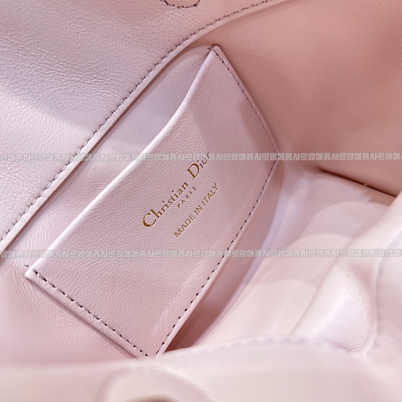 디올뚜주흐미니버티컬토트백  20260407-114316-007루.jpg