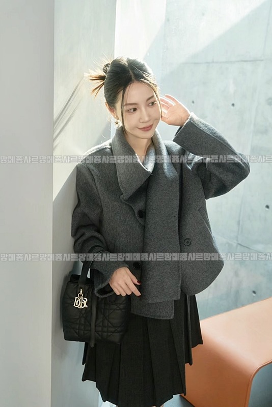 디올뚜주흐스몰버티컬토트백  20260407-120612-013루.jpg