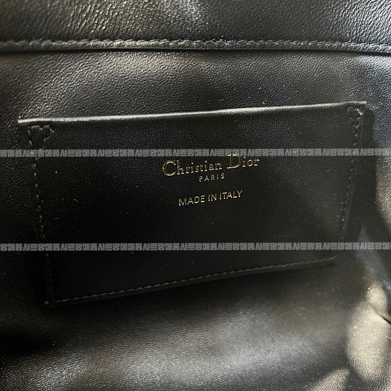 디올뚜주흐스몰버티컬토트백  20260407-120611-006루.jpg