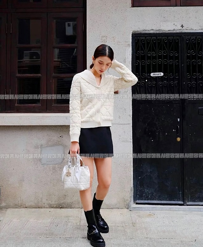 디올뚜주흐스몰버티컬토트백  20260407-120853-015루.jpg