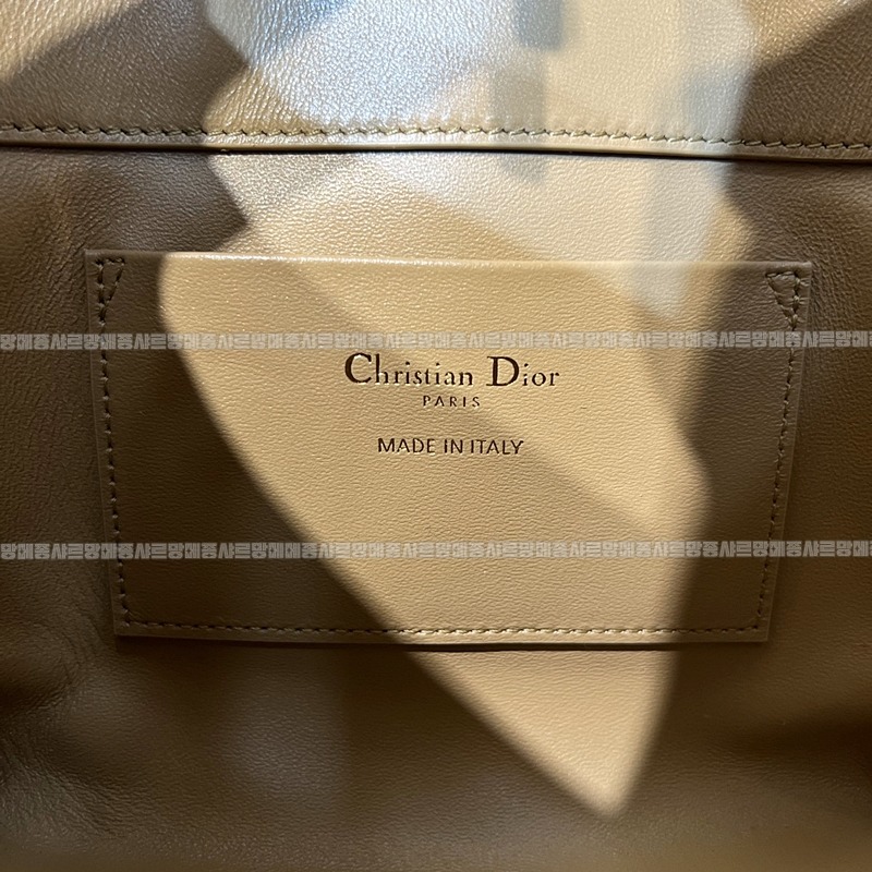 디올뚜주흐스몰버티컬토트백  20260407-140857-009루.jpg