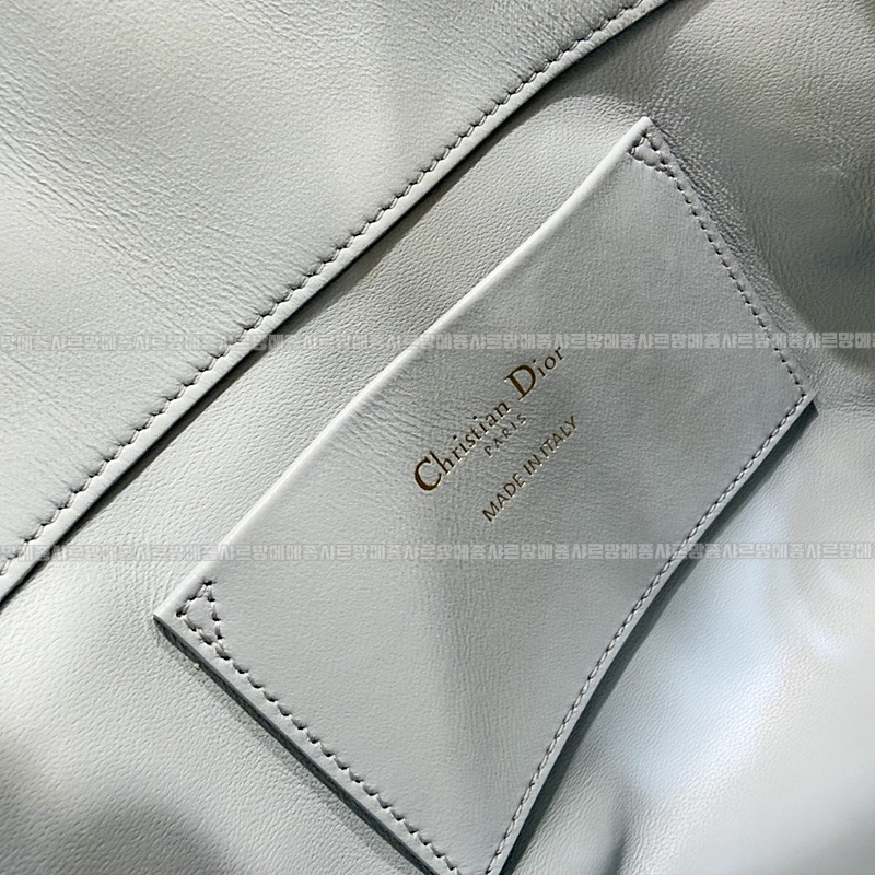 디올뚜주흐스몰버티컬토트백  20260407-141341-009루.jpg