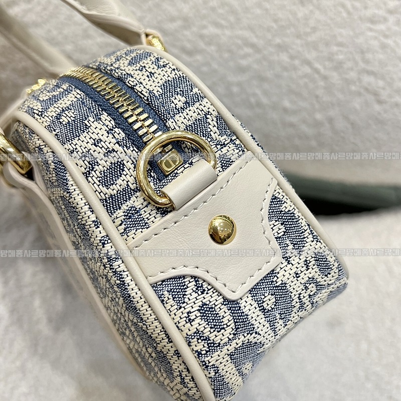 디올디바이브이스트웨스트나노백  20260407-144339-004루.jpg