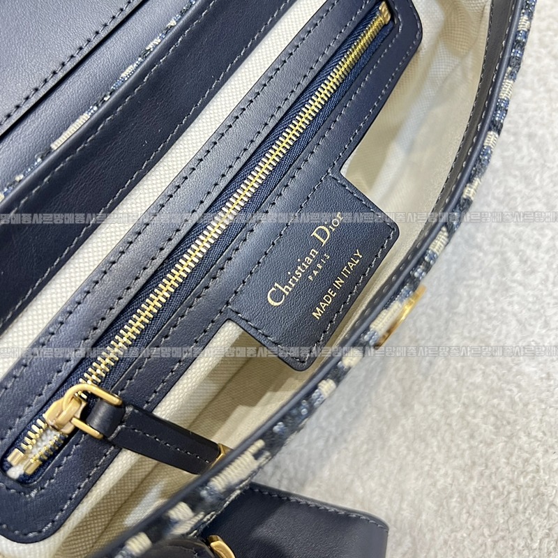 디올스트릿시크스몰  20260407-145150-006루.jpg