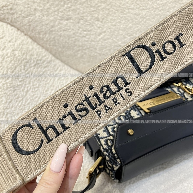 디올스트릿시크스몰  20260407-145150-007루.jpg