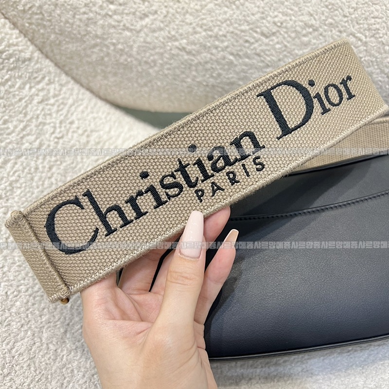 디올스트릿시크스몰  20260407-145639-008루.jpg