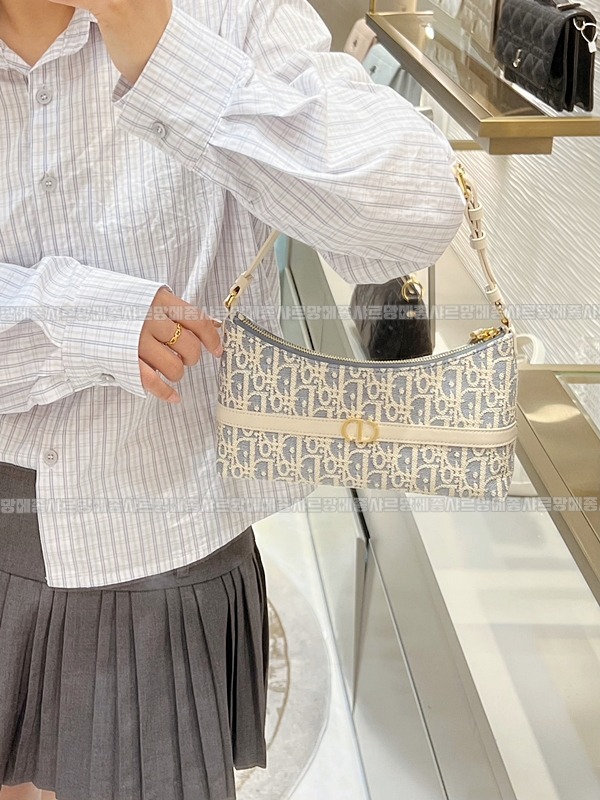 디올30몽테인미니호보백  20260407-152744-011루.jpg