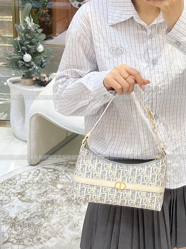 디올30몽테인미니호보백  20260407-152744-010루.jpg