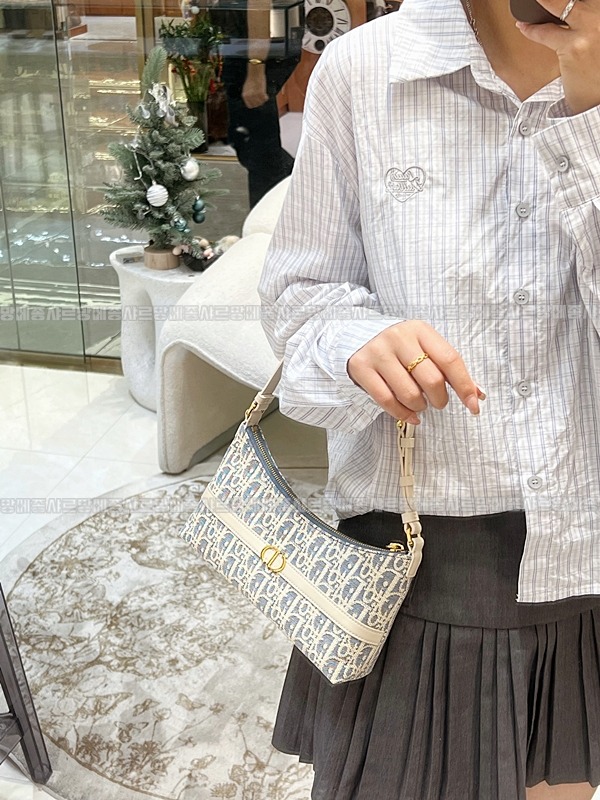 디올30몽테인미니호보백  20260407-152745-014루.jpg