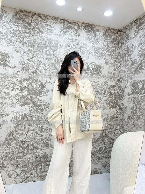 디올시그니처스몰버킷백  20260407-154645-012루.jpg