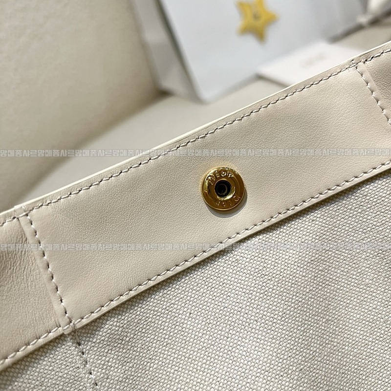 디올시그니처스몰버킷백  20260407-154644-009루.jpg