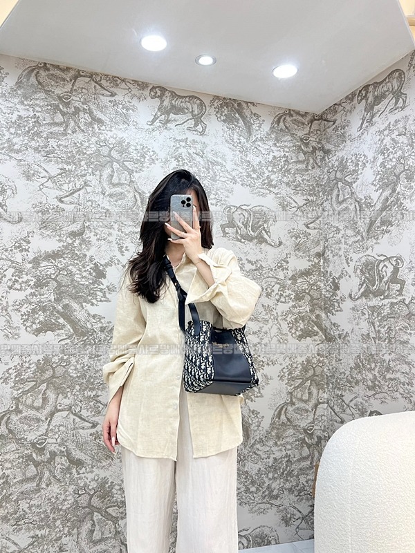 디올시그니처스몰버킷백  20260407-155015-016루.jpg