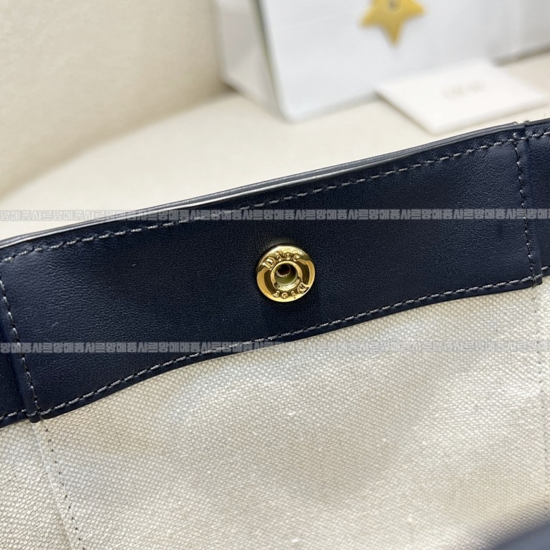 디올시그니처스몰버킷백  20260407-155014-007루.jpg