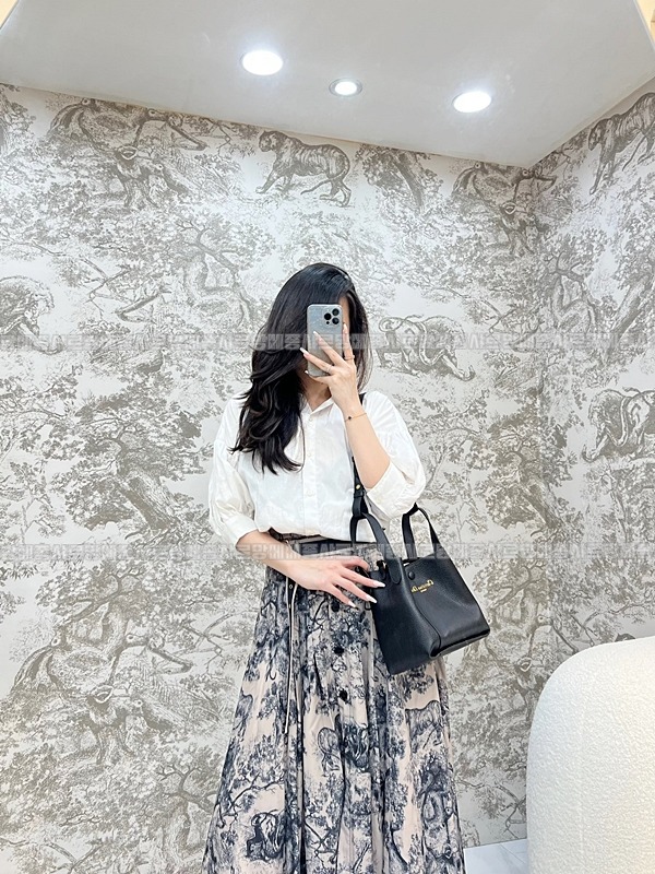 디올시그니처스몰버킷백  20260407-155224-015루.jpg