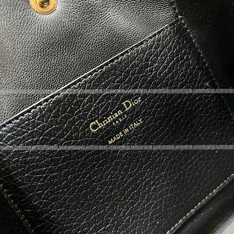 디올시그니처스몰버킷백  20260407-155223-008루.jpg