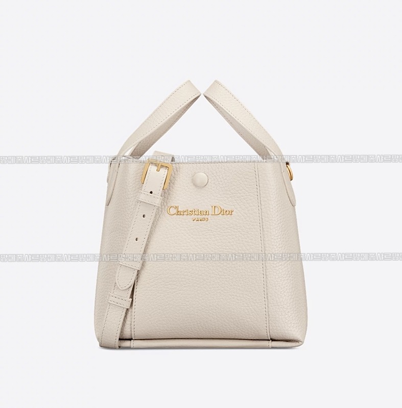 디올시그니처스몰버킷백  20260407-155526-014루.jpg